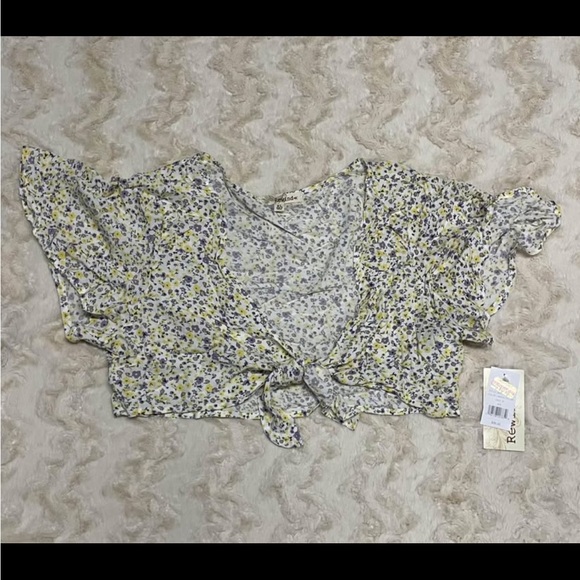 Rewind Flutter Sleeve Tie Front Blouse in Yellow and Gray - Picture 4 of 7